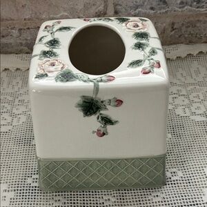 Cottage Porcelain Glazed Square Floral Tissue Box Cover